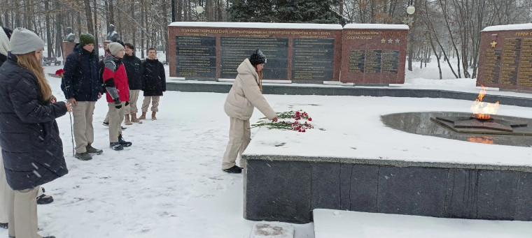 3 декабря - День памяти и уважения бессмертного подвига павших неизвесных защитников Отечества.